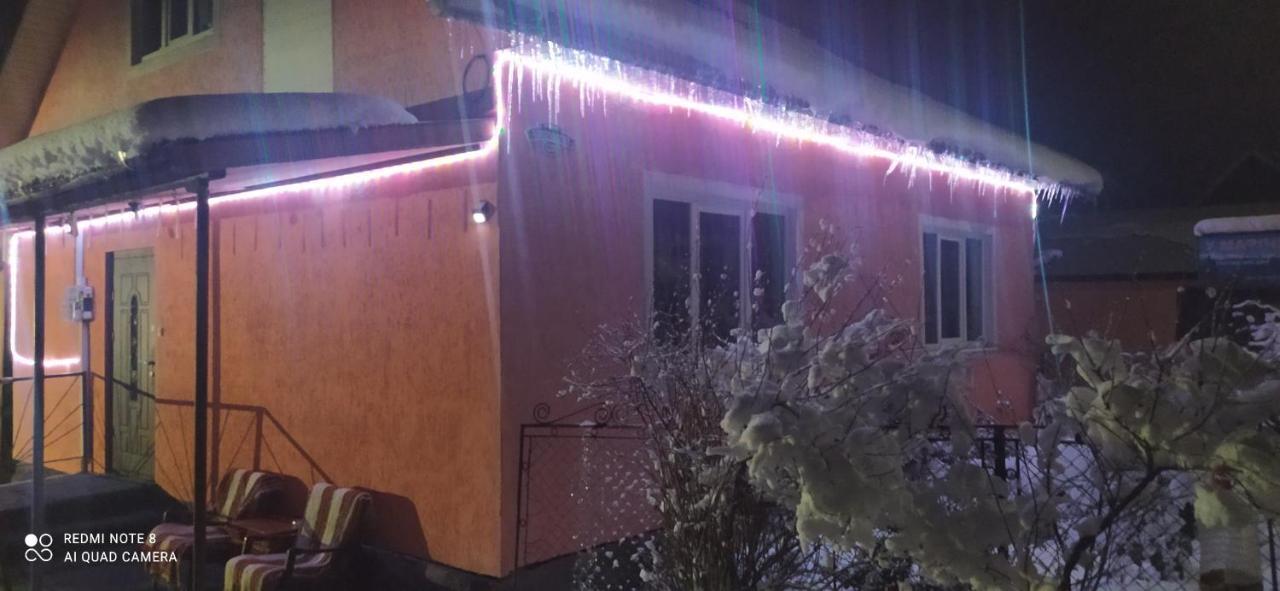 فندق Gostynnyi Dvir U Marichky لازيتشينا المظهر الخارجي الصورة