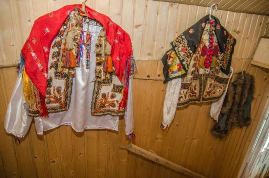 فندق Gostynnyi Dvir U Marichky لازيتشينا المظهر الخارجي الصورة